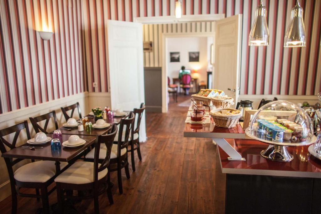 Hotel Henri IV Nérac Екстериор снимка