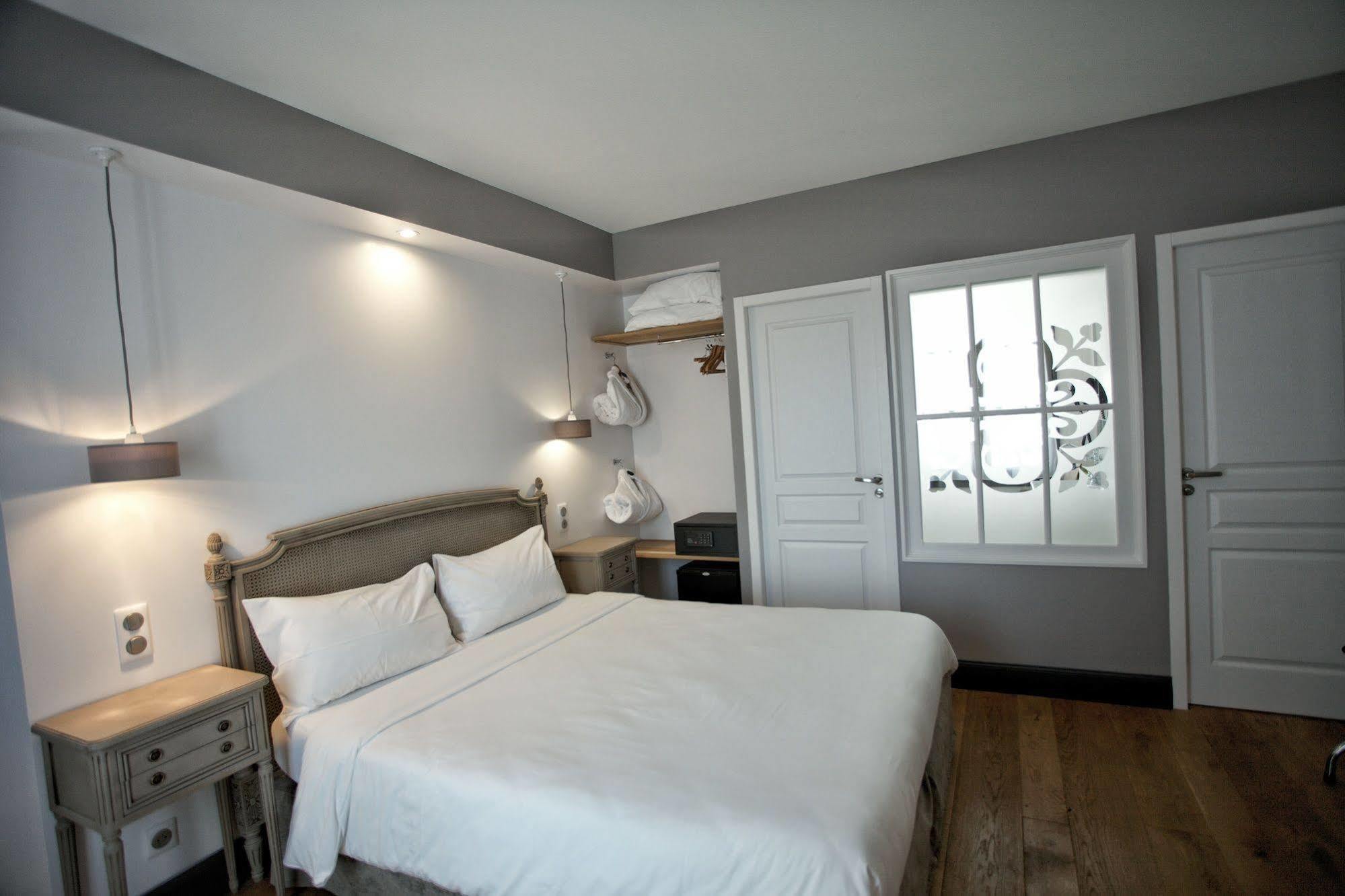 Hotel Henri IV Nérac Екстериор снимка