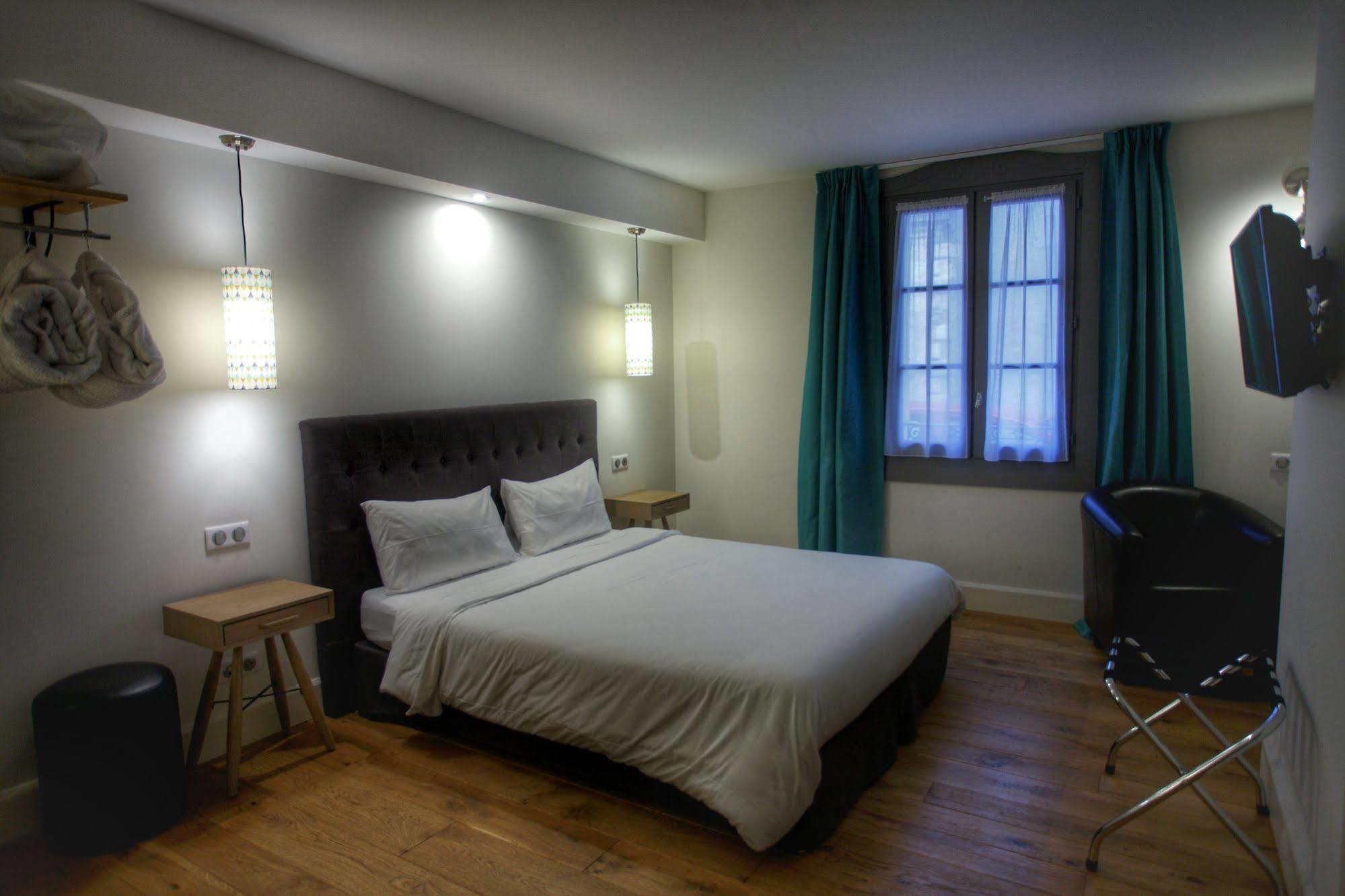 Hotel Henri IV Nérac Екстериор снимка