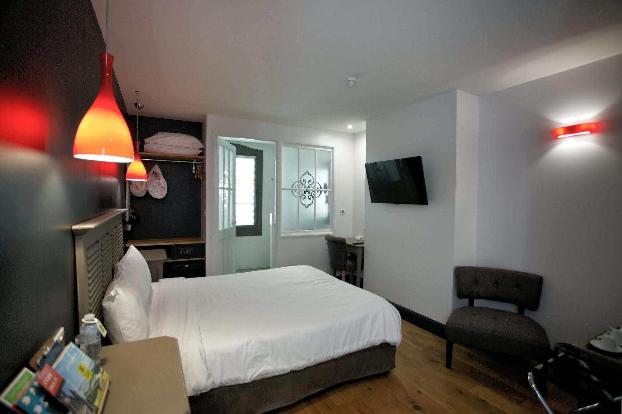 Hotel Henri IV Nérac Екстериор снимка