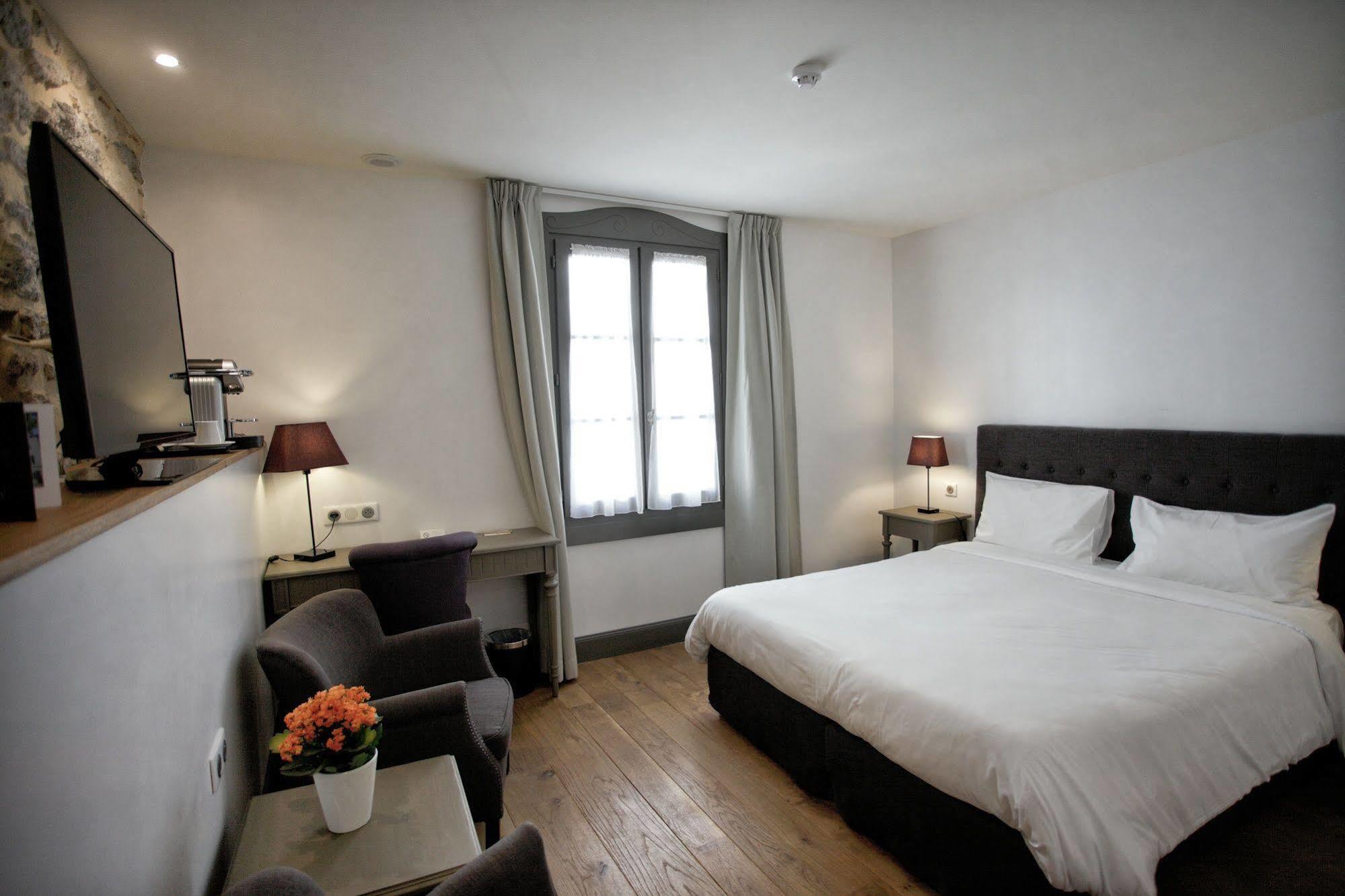 Hotel Henri IV Nérac Екстериор снимка